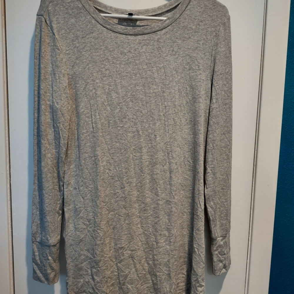 Universal Standard Foundation long sleeve crew neck tee size small